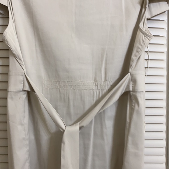 BCBGMAXAZRIA size large blouse - Picture 5 of 9